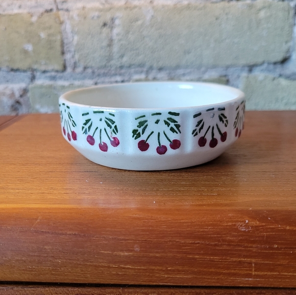 Vintage Berry and Leaves Trinket Dish - Picture 4 of 5